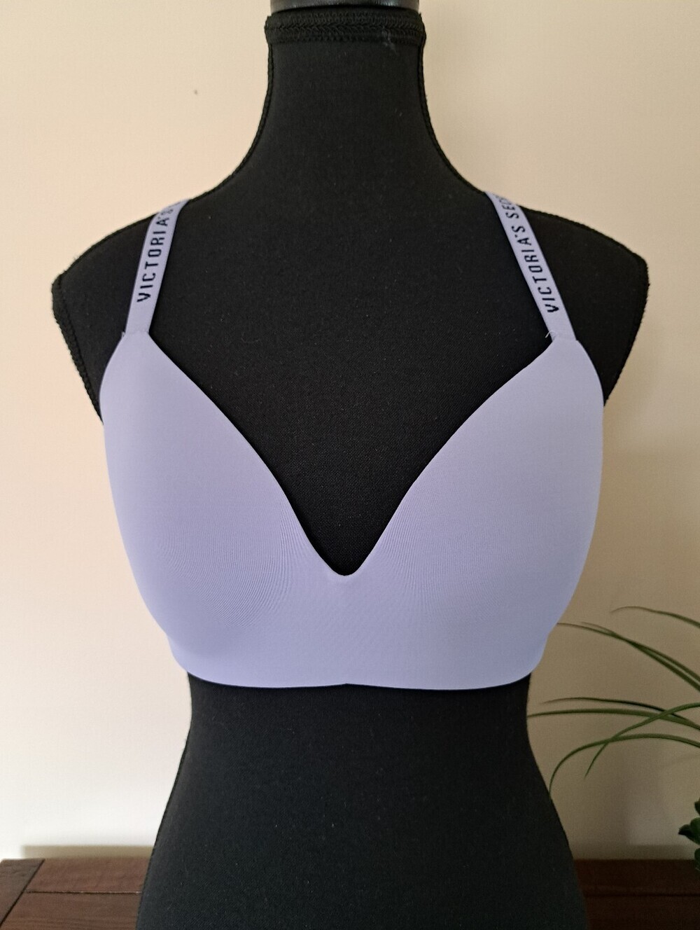 Victoria's Secret T-Shirt Bra Womens Size 34D Lavender Purple Wireless Lined